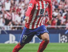 拉齐奥球星梅开二度，助球队一举拿下胜利的简单介绍