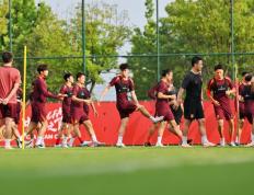 国足全力备战国际顶级赛事，积极备战，铁心争冠的简单介绍