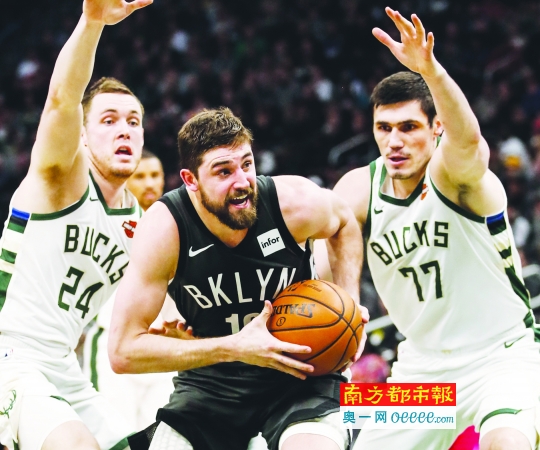 一支新兴篮球队突破重围杀入决赛