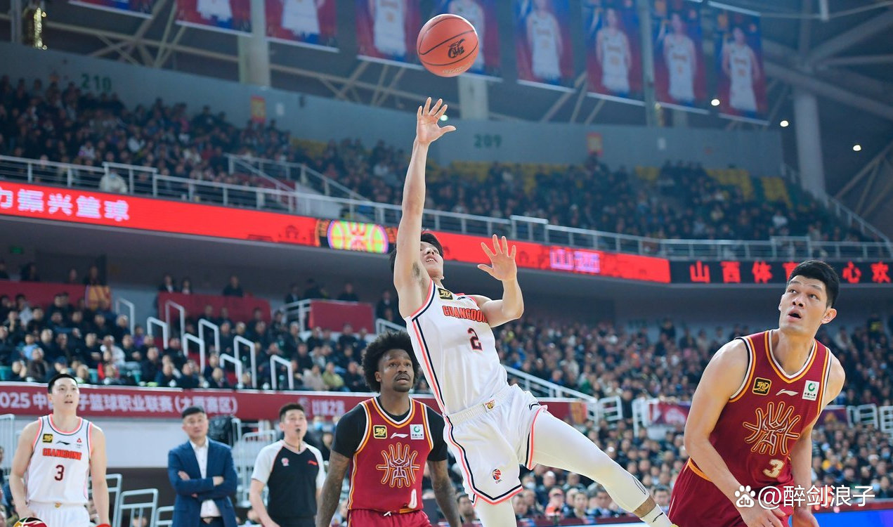 广州队在激烈对决中成功击败对手