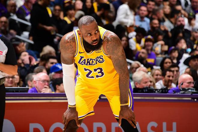 湖人再次遭遇失利，詹姆斯表达失望情绪