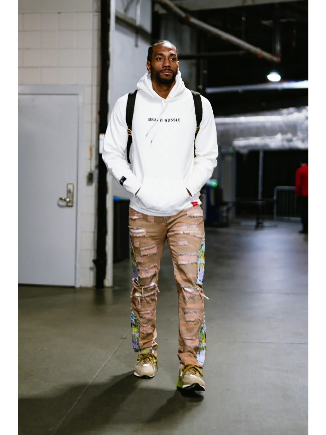 包含老鹰客场失利，战绩下滑势不可挡的词条