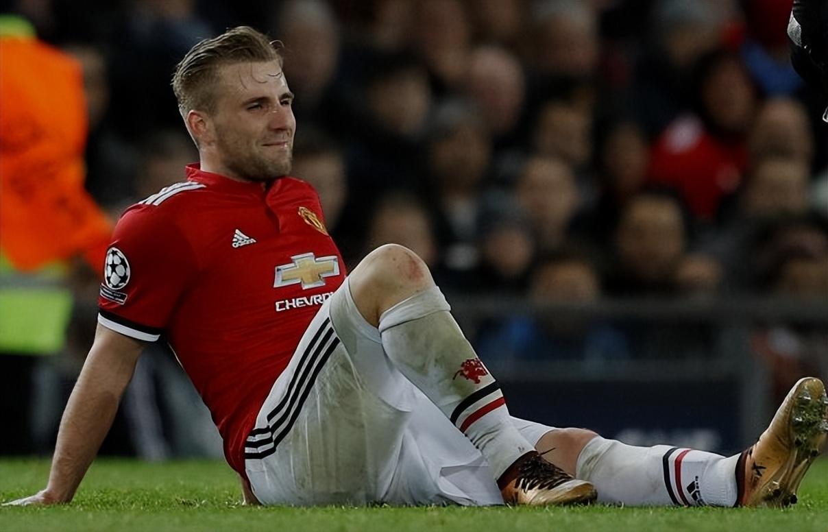 曼联防线失误频出！需加强整体配合