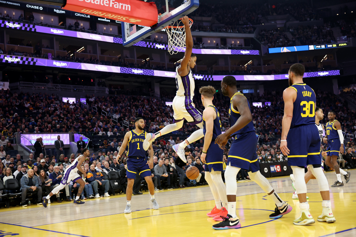 球队整体作战配合默契,实现团队胜利