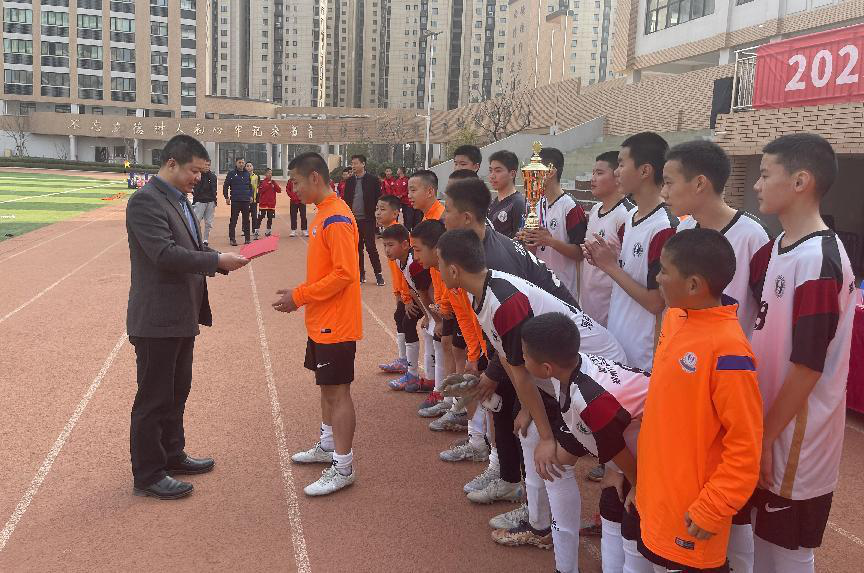 队内默契配合，战绩连胜迎来高潮的简单介绍