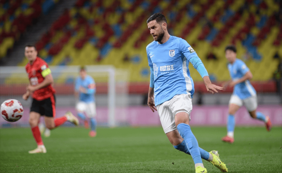 大连一方客场压哨绝杀,球队士气大振的简单介绍