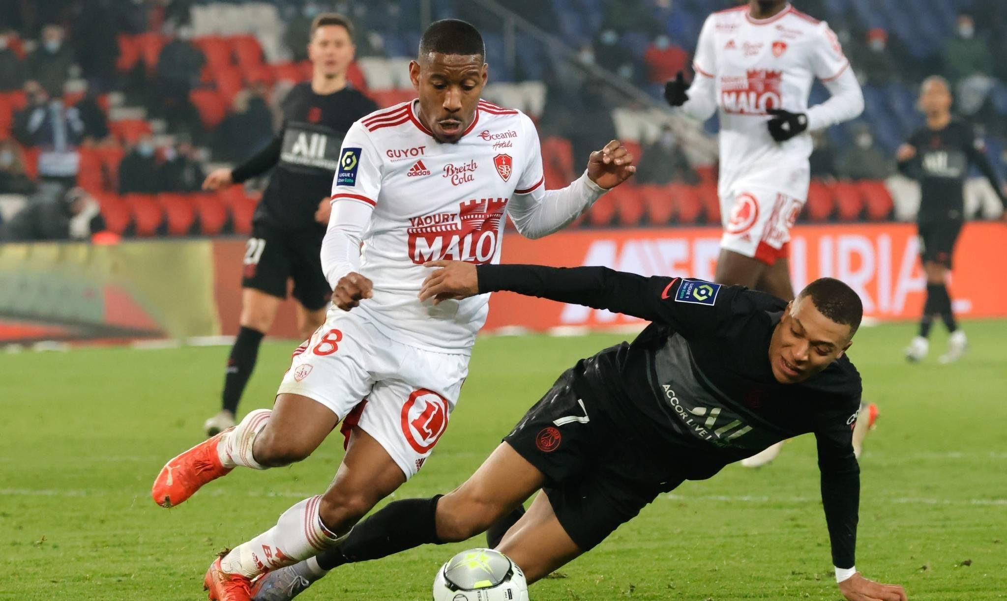 摩纳哥客场不敌布雷斯特,遭遇失利的简单介绍