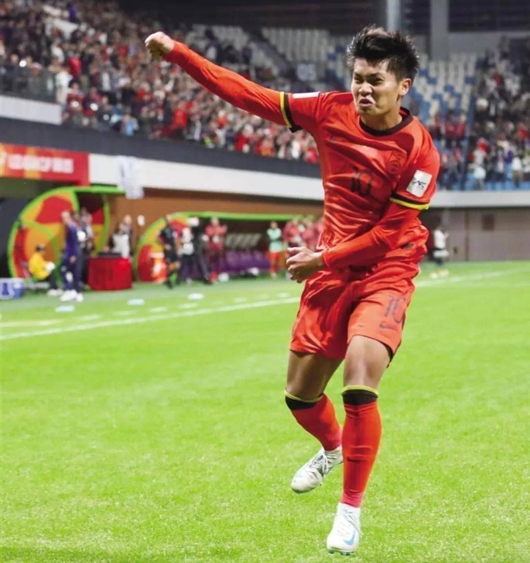 球队新星崭露头角,表现惊艳球迷